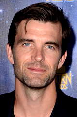 Lucas Bryant profile picture