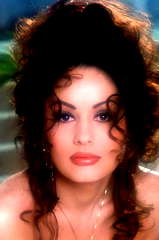 Leslie Glass