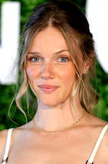Tracy Spiridakos profile picture