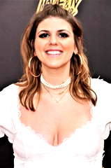 Molly Tarlov profile picture