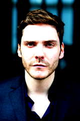 Daniel Brühl profile picture