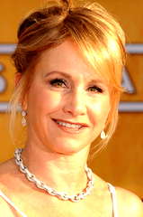 Gabrielle Carteris profile picture