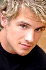 Freddie Stroma profile picture