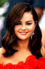 Selena Gomez profile picture