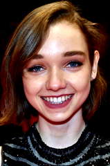 Julia Sarah Stone profile picture