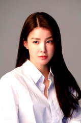 Lee Si-young profile picture
