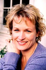 Elizabeth Dennehy profile picture