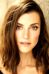 Emma Lahana profile picture