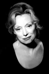 Caroline Silhol profile picture