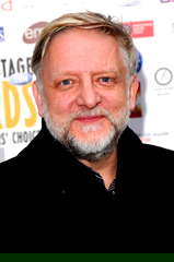 Simon Russell Beale profile picture