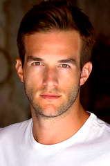 Andy Favreau profile picture