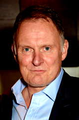 Robert Glenister profile picture