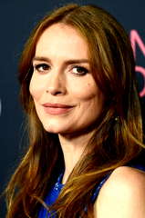 Saffron Burrows profile picture