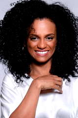 Flávia Santana profile picture