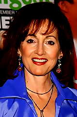 Robin Strasser profile picture
