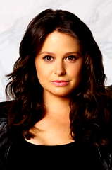 Katie Lowes profile picture