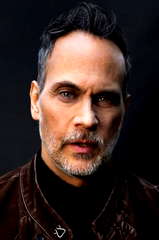Todd Stashwick profile picture