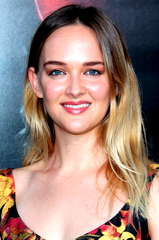 Jess Weixler profile picture