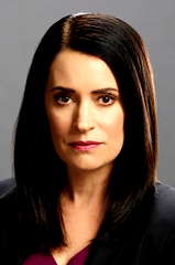 Paget Brewster profile picture
