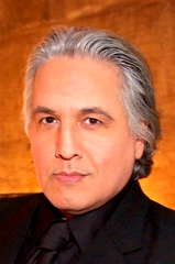 Robert Beltran profile picture