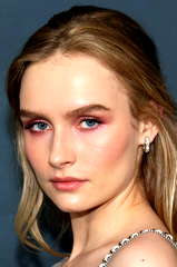Olivia DeJonge profile picture
