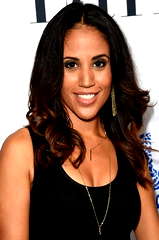 Kimberli Flores profile picture
