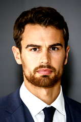 Theo James profile picture