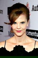 Kiersten Warren profile picture