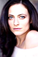 Lara Pulver profile picture