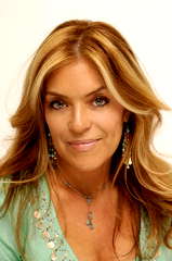 Lydia Cornell profile picture