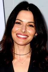 Sarah Shahi profile picture