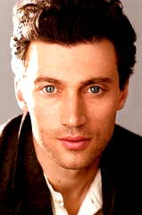 Bryce Pinkham profile picture