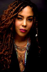 De'Adre Aziza