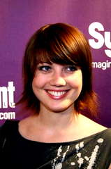 Nicki Clyne profile picture