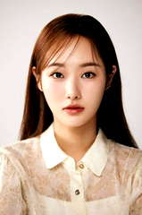 Son Ji-young profile picture