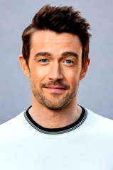 Robert Buckley profile picture