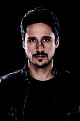 Peter Gadiot profile picture