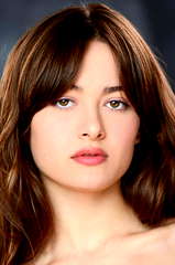 Chloe Avakian profile picture