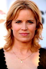Kim Dickens profile picture