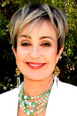 Annie Potts profile picture