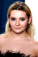 Abigail Breslin profile picture