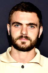 Alex Roe profile picture