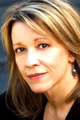 Linda Emond profile picture
