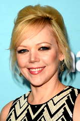 Emily Bergl profile picture