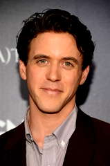 Ashley Zukerman profile picture