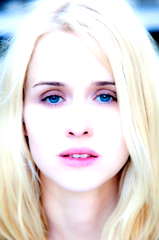 Lisa Henni profile picture