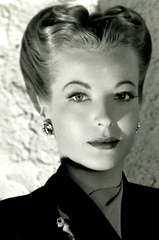 Hillary Brooke profile picture