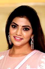 Lahari Shari profile picture