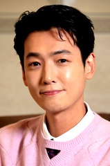 Jung Kyung-ho profile picture