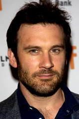 Clive Standen profile picture